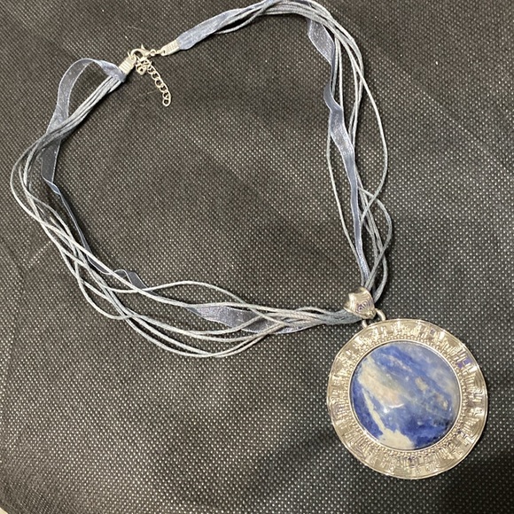 Vintage Silver pendant with blue & white stone necklace with bag - Picture 3 of 9